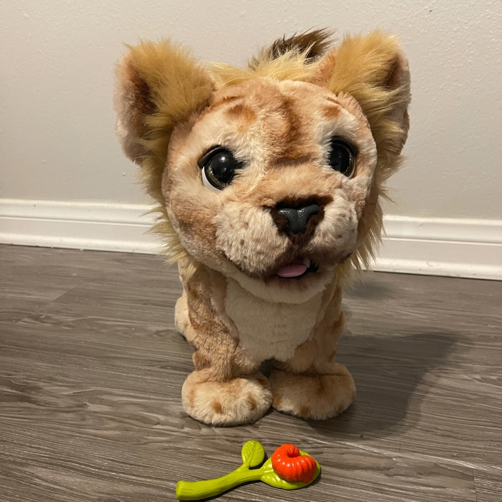 The Lion King Mighty Roar Simba Interactive Plush